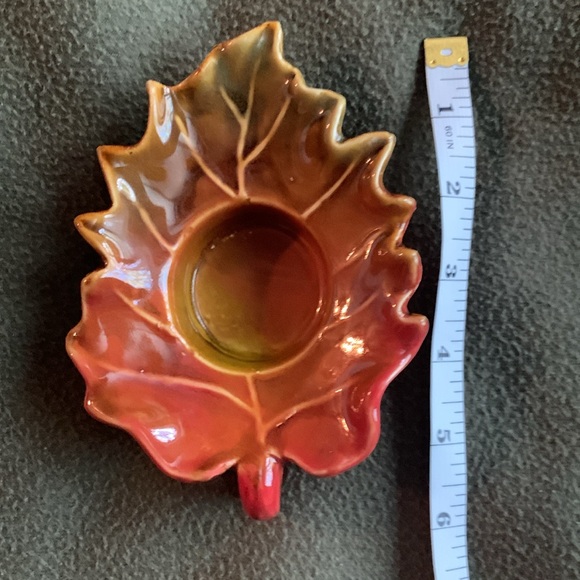 Set of 2 fall leaf tea light ceramic candle holders. See pictures for sizes - Picture 2 of 6